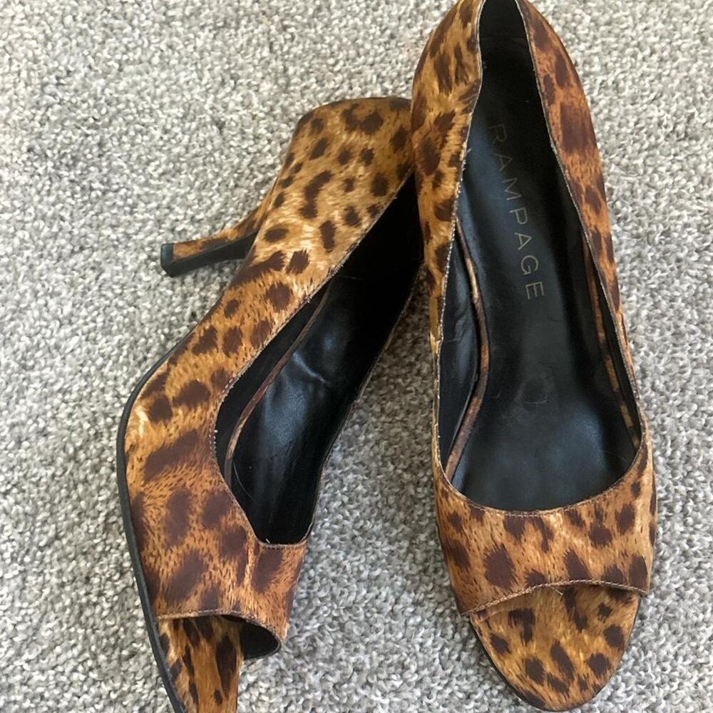 Vintage rampage leopard print open toe kitten heels